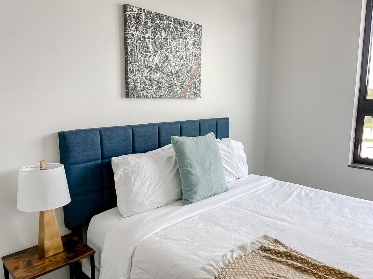 Sleepover 1bd 1ba