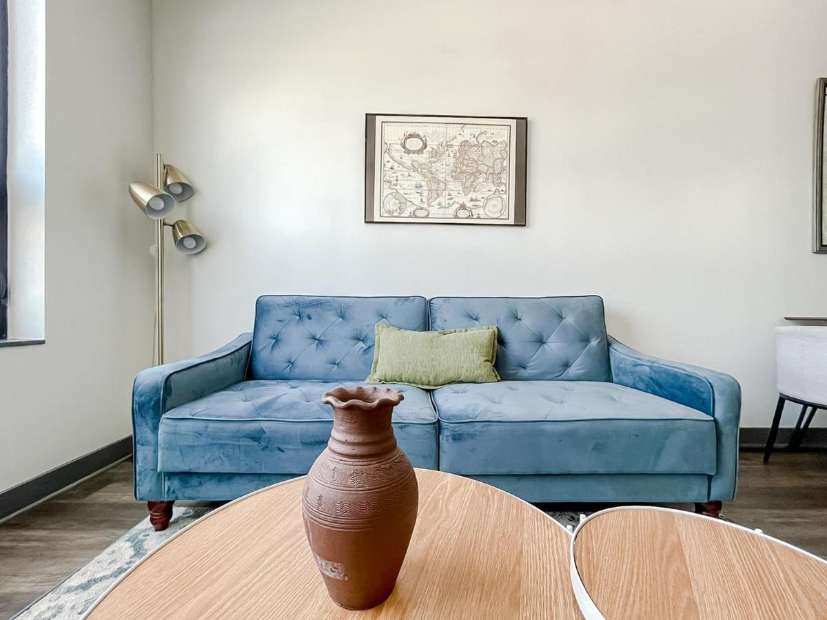 Sleepover 1bd 1ba