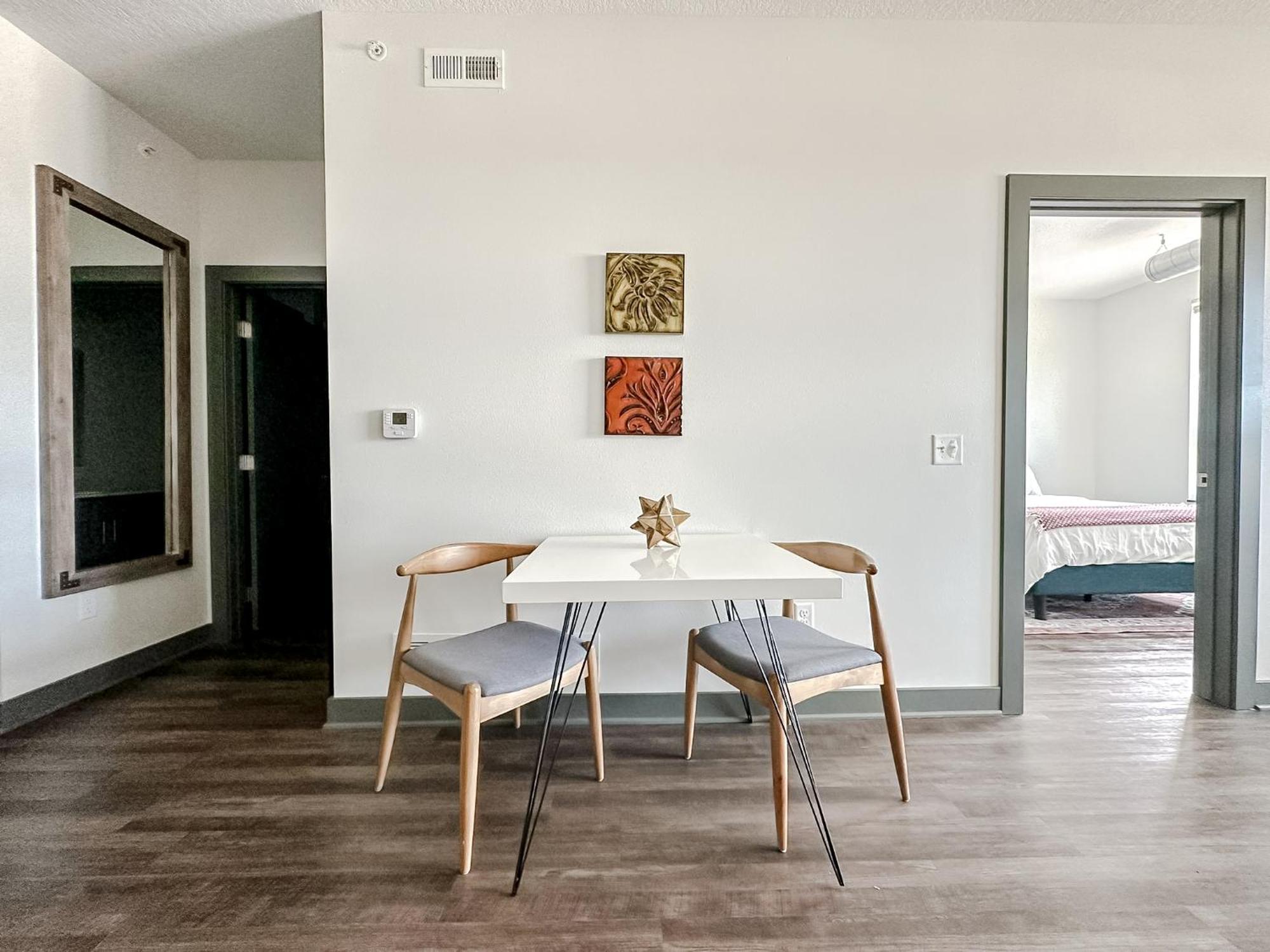 Apartment Sleepover 1bd 1ba *